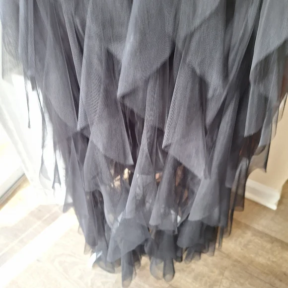 Elegant Black Layered Tulle Skirt/Dress - Picture 3 of 7